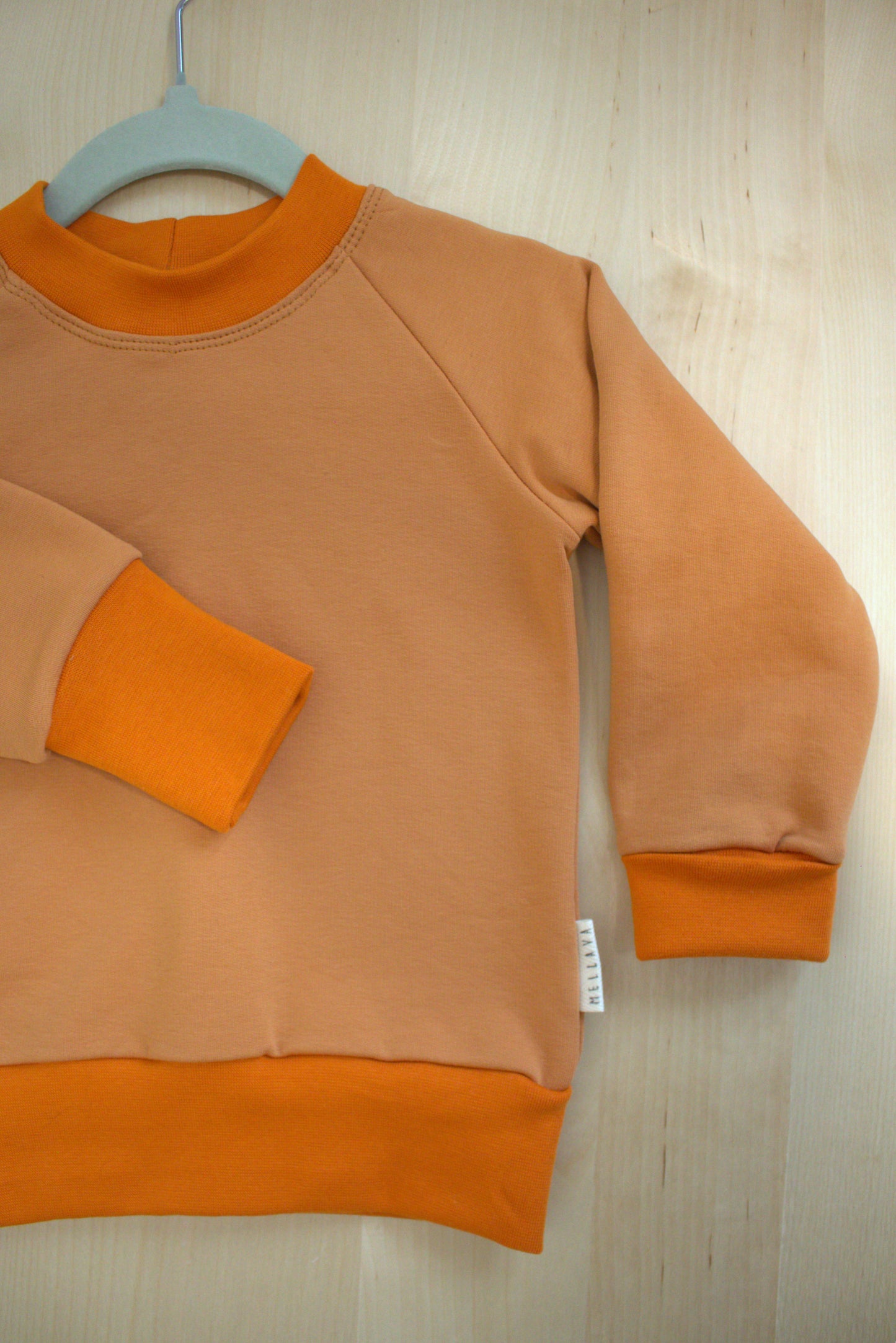 Collegepaita oranssi