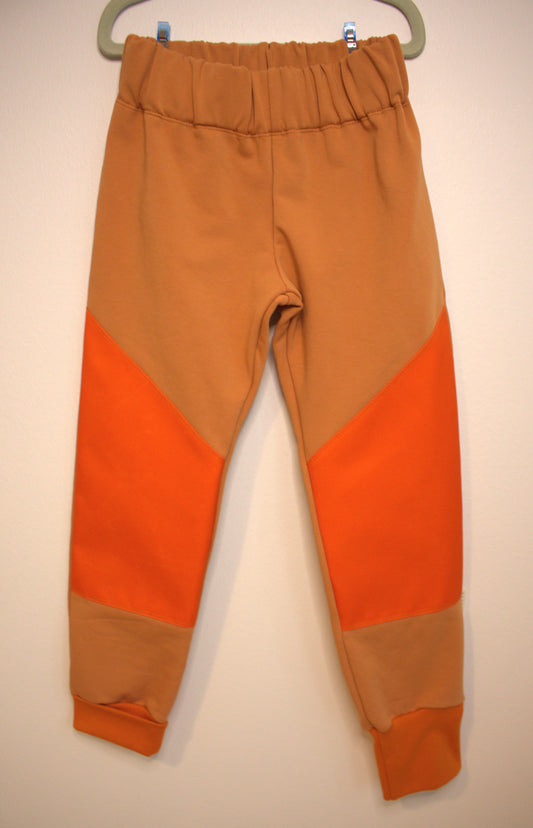 Collegehousut vahvikkeilla