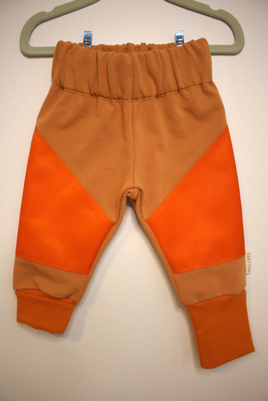 Collegehousut vahvikkeilla